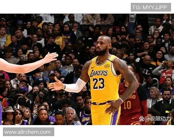 湖人与骑士历史对决回顾及战绩分析探讨